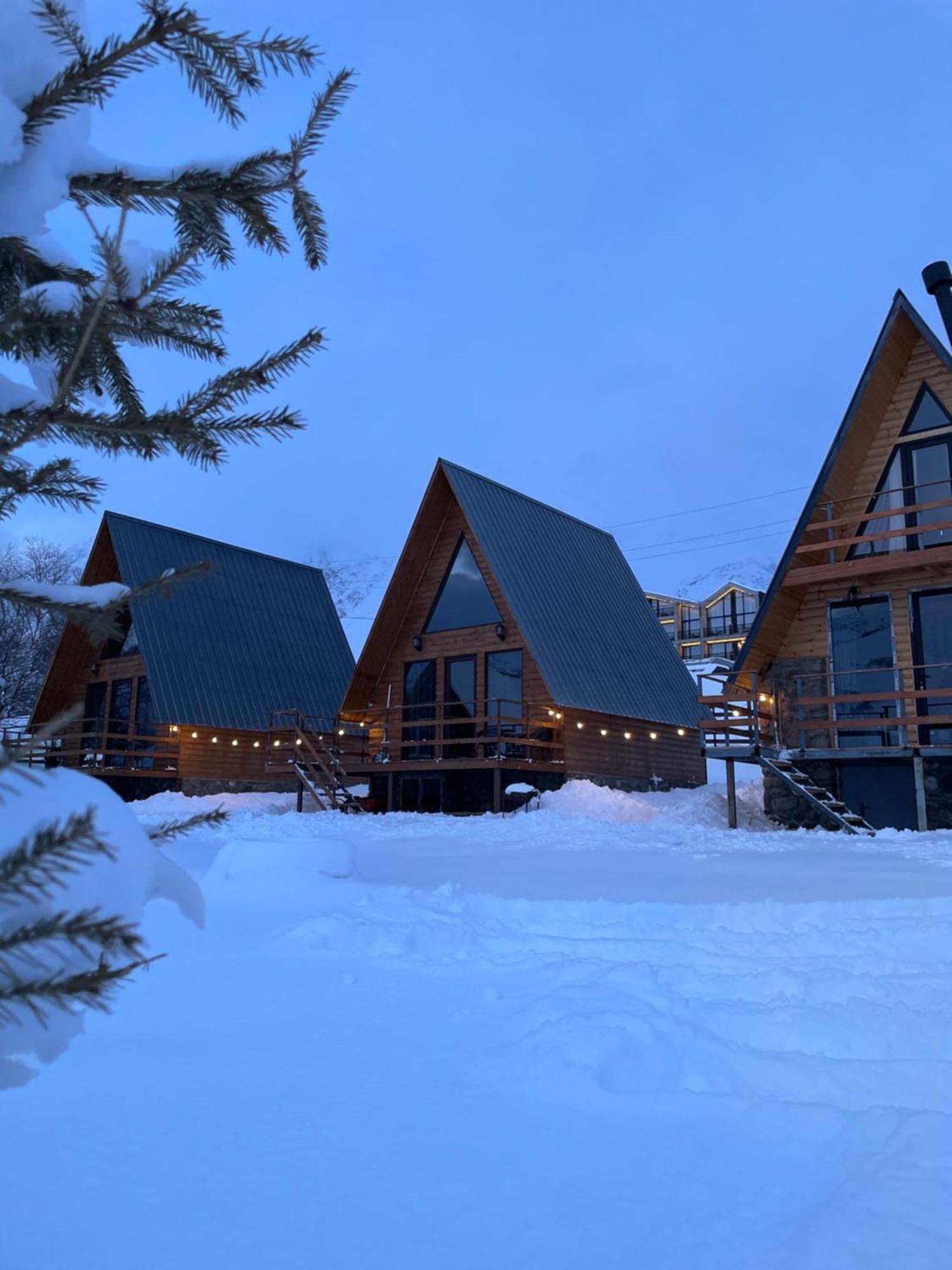 Aura Cottages Казбеги Екстериор снимка