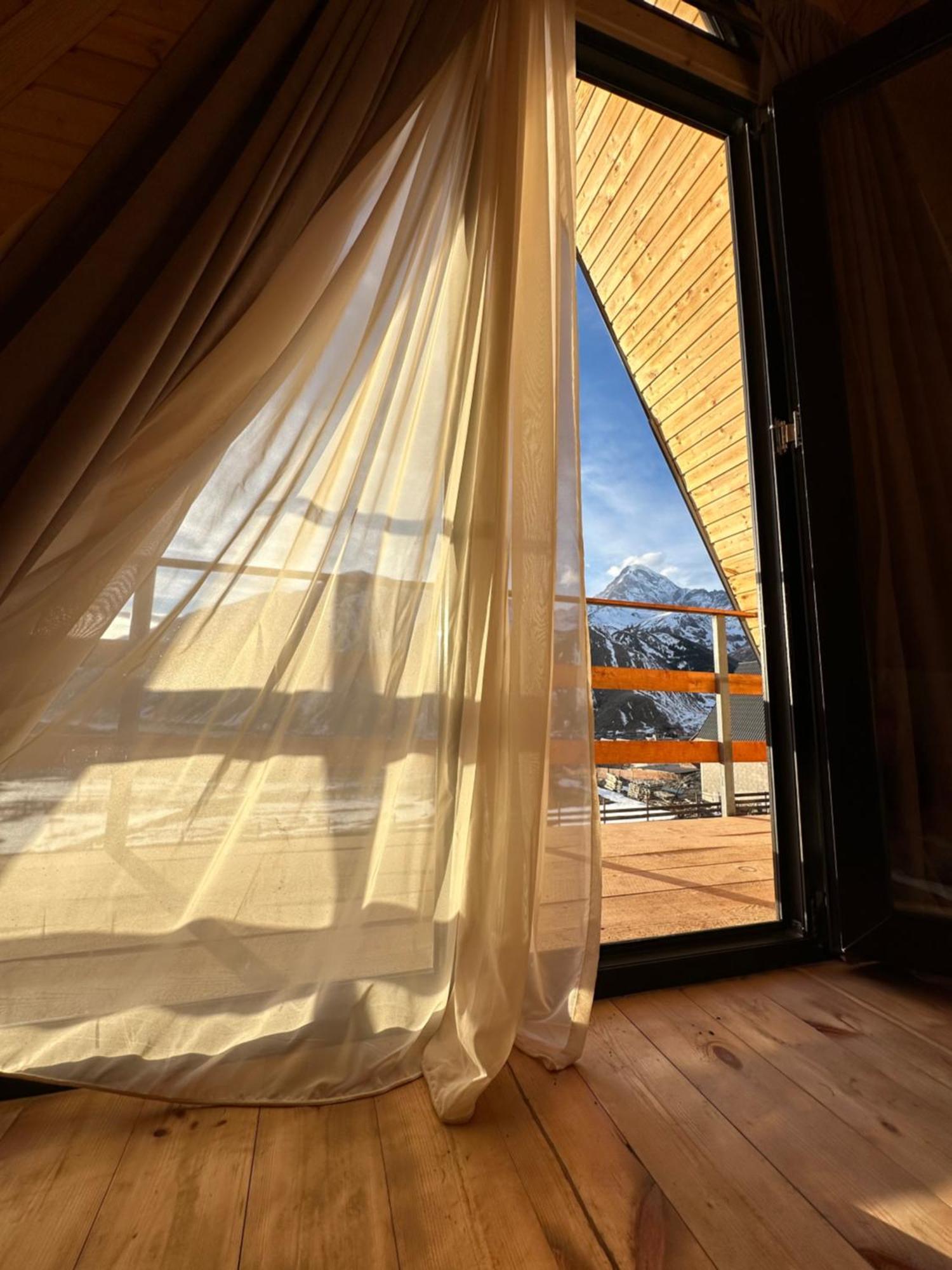 Aura Cottages Казбеги Екстериор снимка
