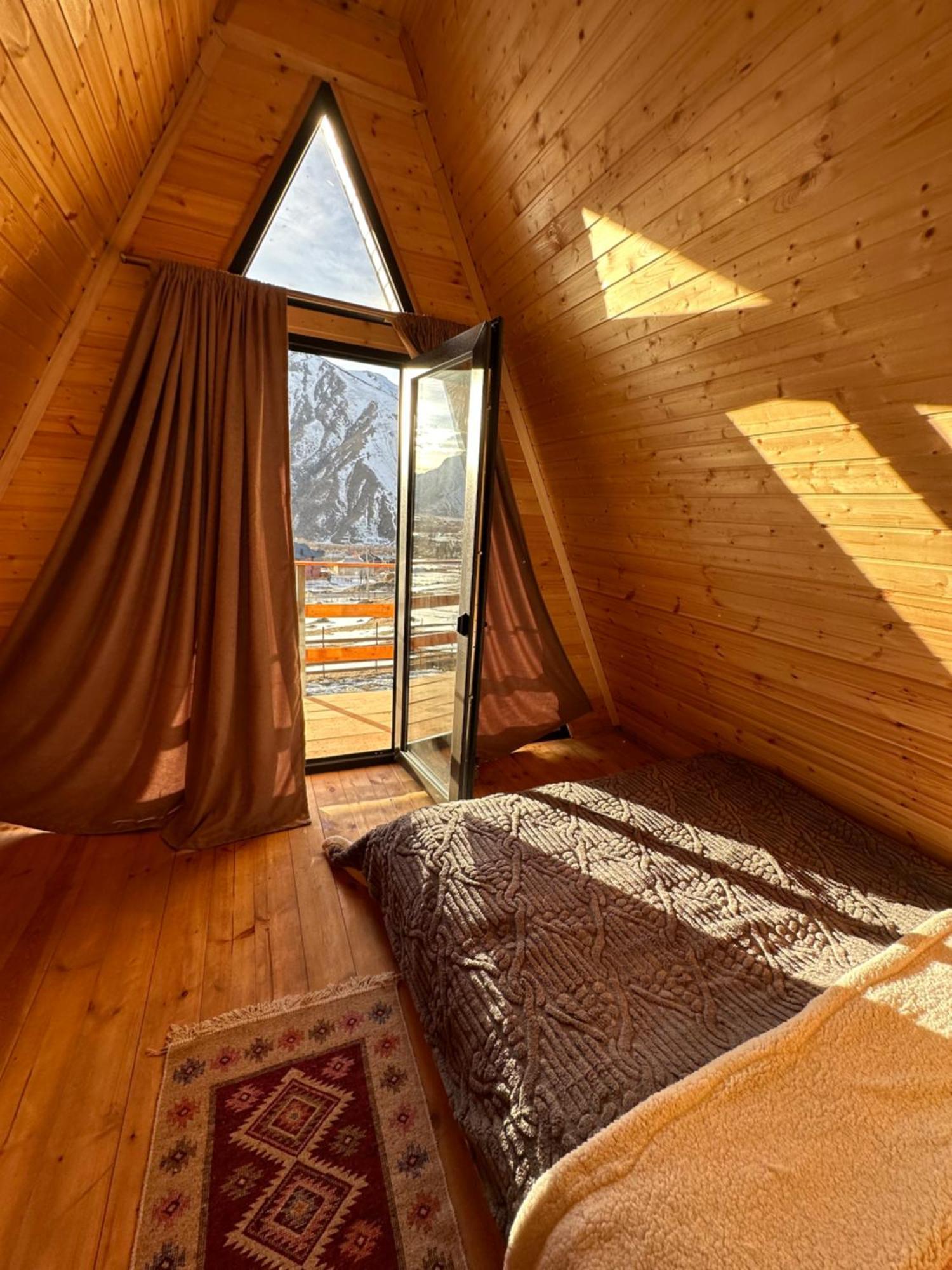 Aura Cottages Казбеги Екстериор снимка