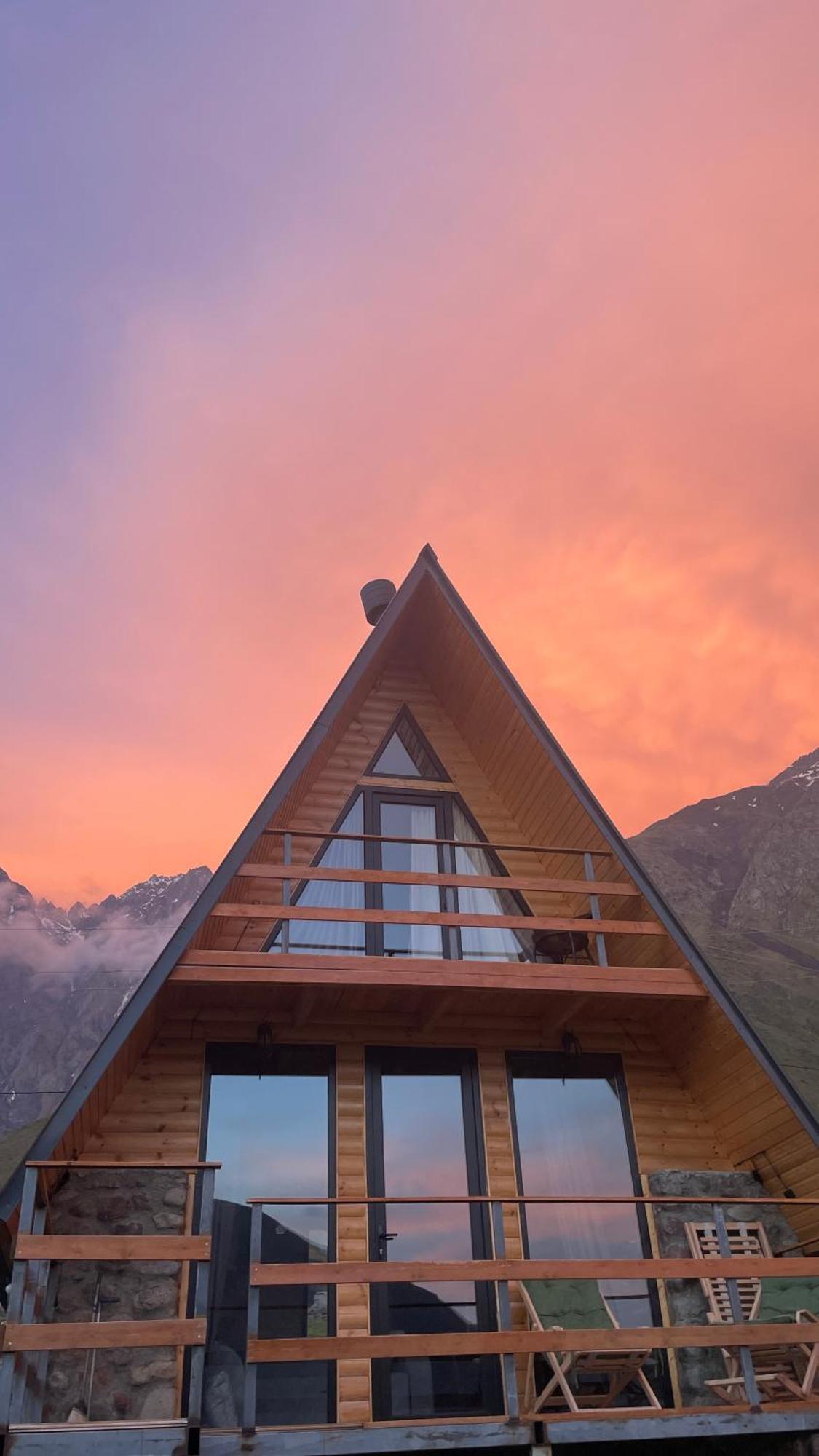 Aura Cottages Казбеги Екстериор снимка