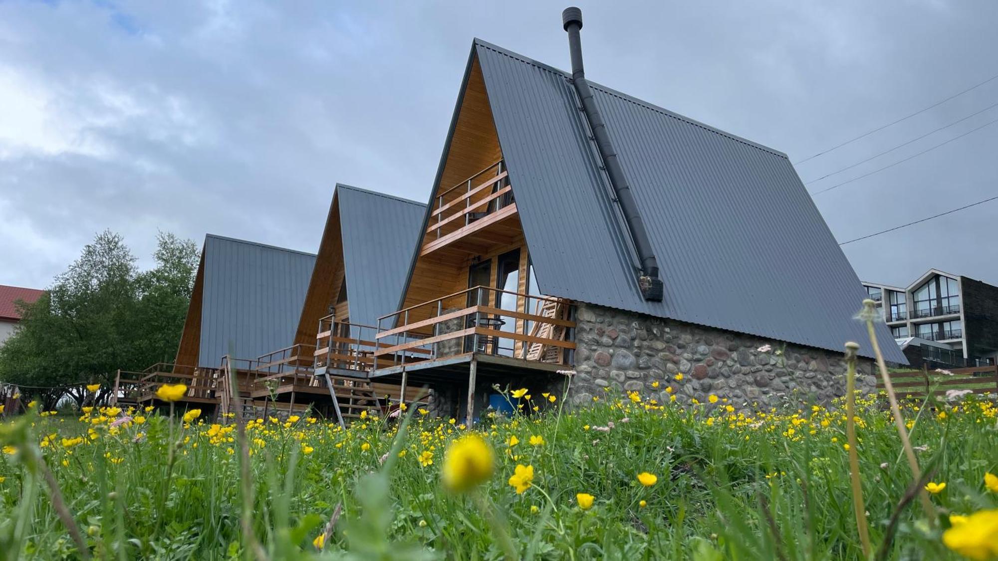 Aura Cottages Казбеги Екстериор снимка