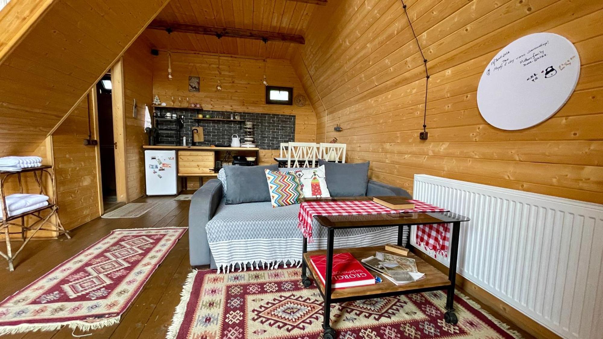 Aura Cottages Казбеги Екстериор снимка