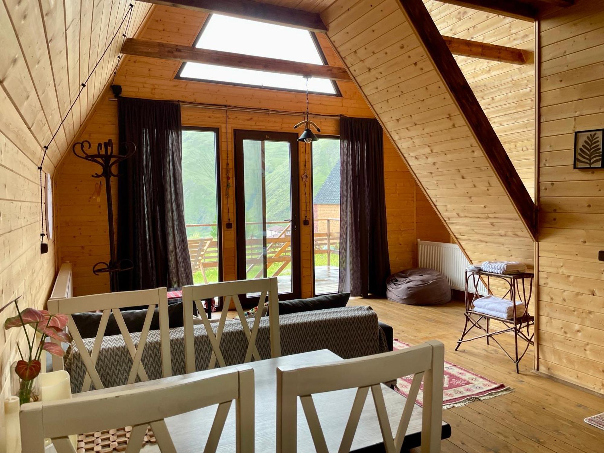 Aura Cottages Казбеги Екстериор снимка
